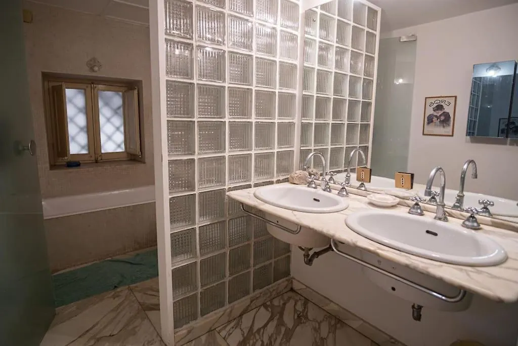 Palermo 3 Bedrooms Apartment Historic Center Italy